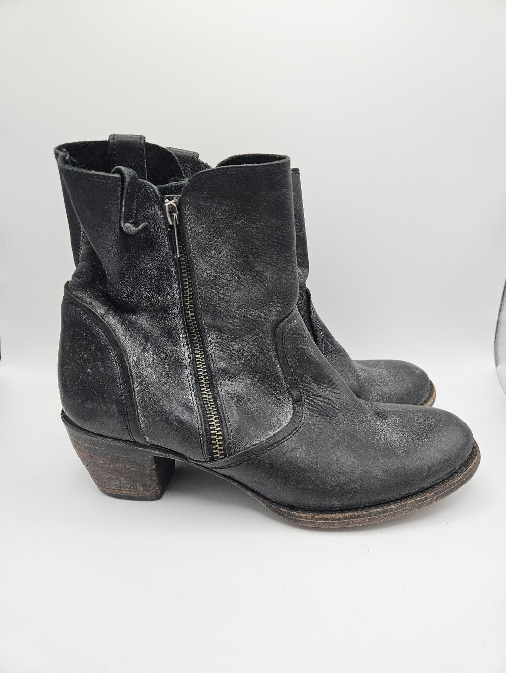 Freebird by Steven South double zip ankle boots distressed gray size 10
